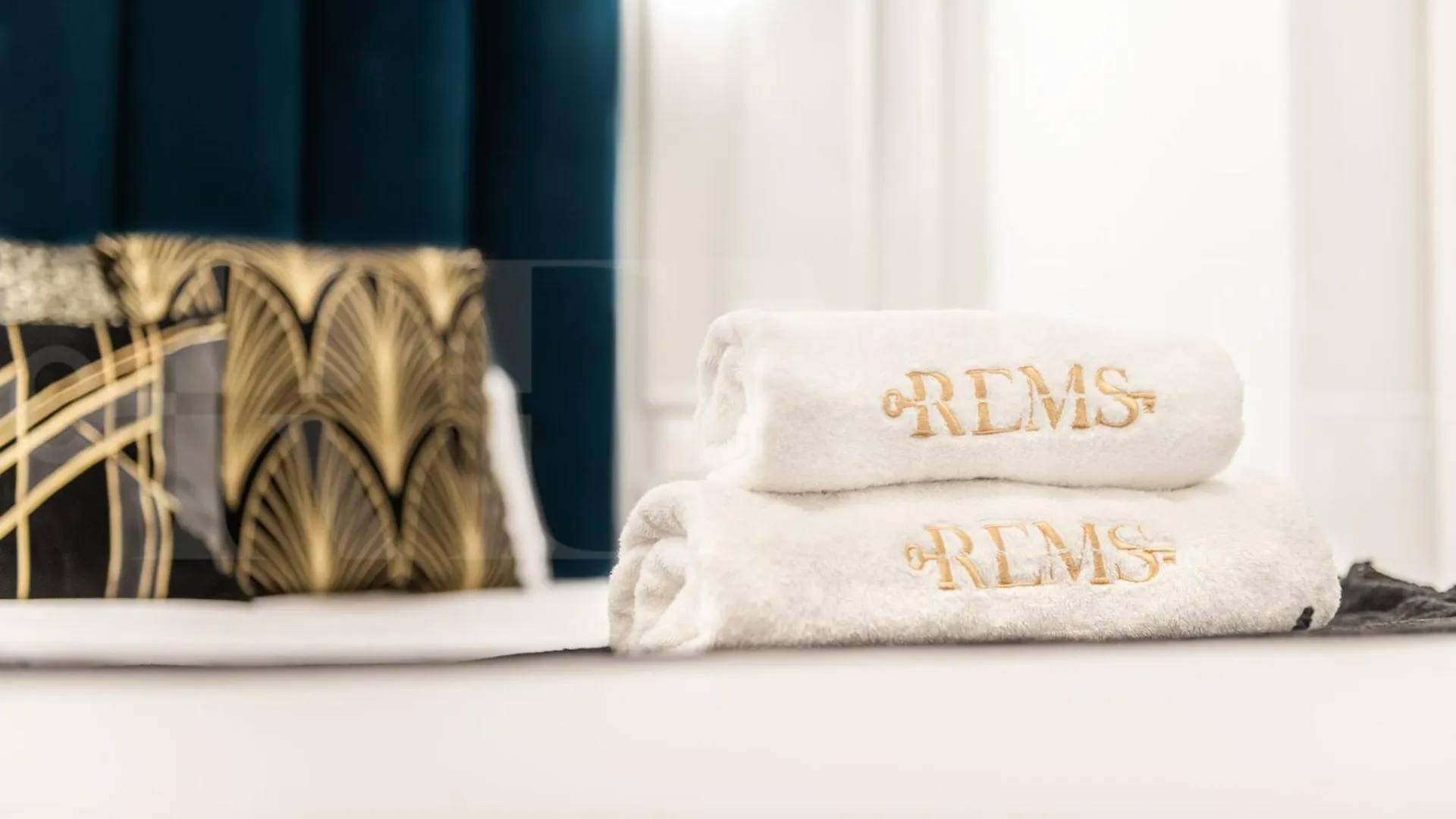 Glamorous Flat In The Heart Of Malaga By Rems 0*,