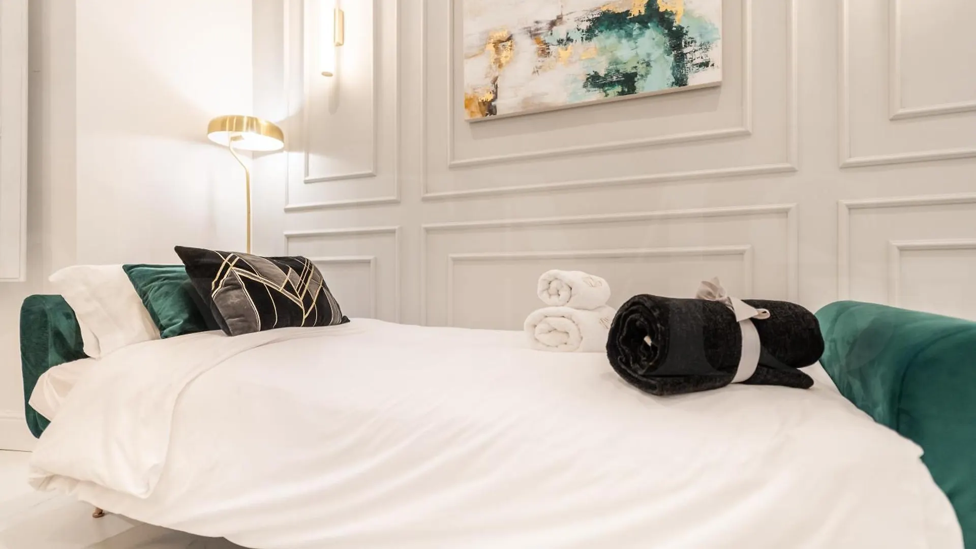 Glamorous Flat In The Heart Of Malaga By Rems